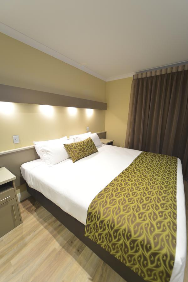 Bentley Motel Perth Esterno foto
