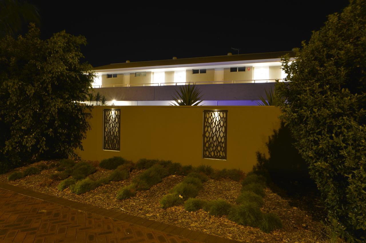 Bentley Motel Perth Esterno foto